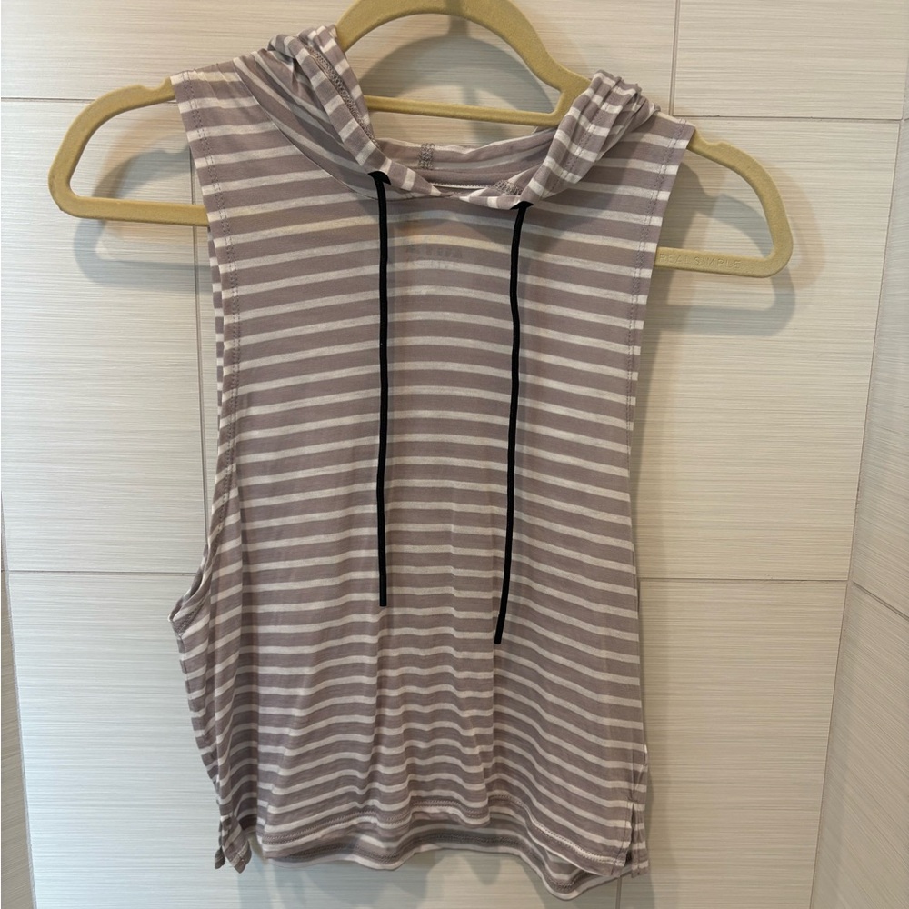 EUC Zyia size medium cropped sleeveless hoodie.